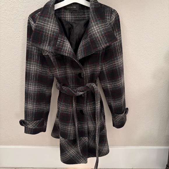 Jones New York Jackets & Blazers - Jones New York Black, white,red green and Gray Plaid Wool Blend Coat Size Large